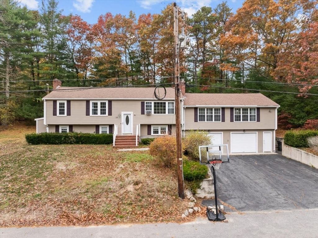 34 Surrey Drive, Plymouth, MA 02360