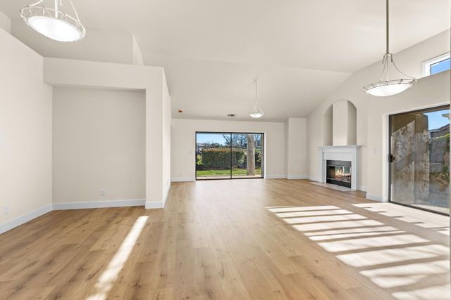 140 Hillside Pl, Jackson, CA 95642