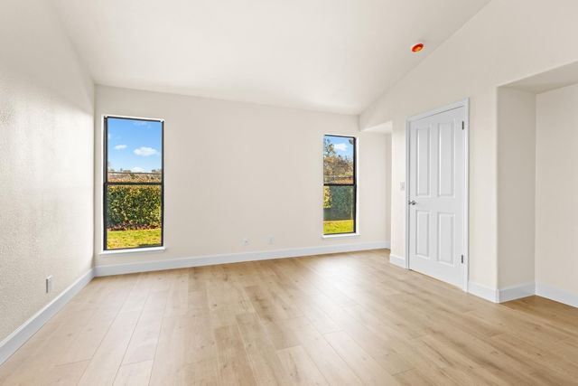 140 Hillside Pl, Jackson, CA 95642