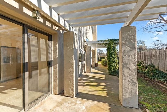 140 Hillside Pl, Jackson, CA 95642