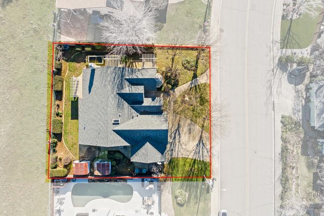 140 Hillside Pl, Jackson, CA 95642