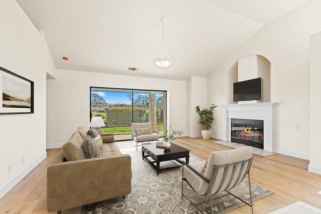 140 Hillside Pl, Jackson, CA 95642