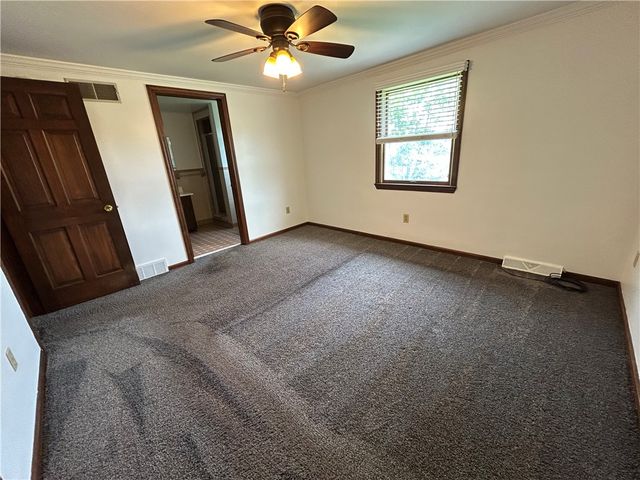 504 Maple St, Jeannette, PA 15644