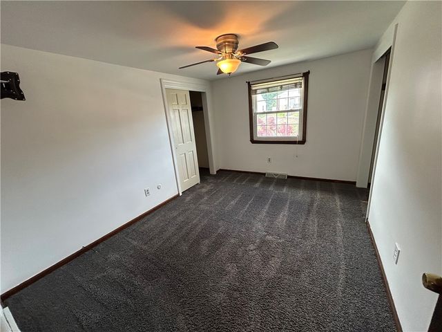 504 Maple St, Jeannette, PA 15644