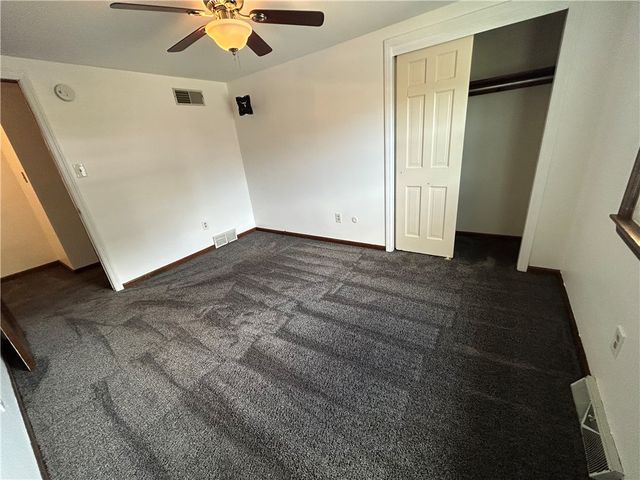 504 Maple St, Jeannette, PA 15644