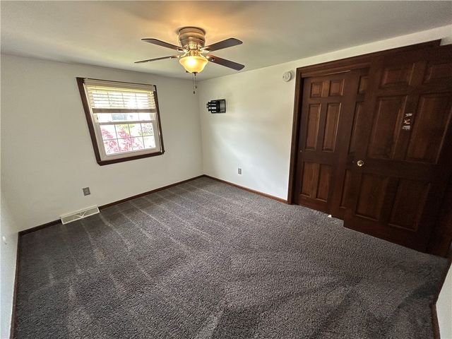 504 Maple St, Jeannette, PA 15644