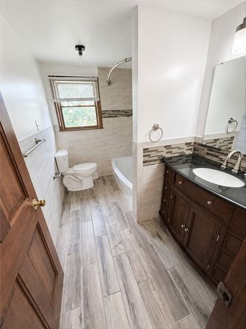 504 Maple St, Jeannette, PA 15644