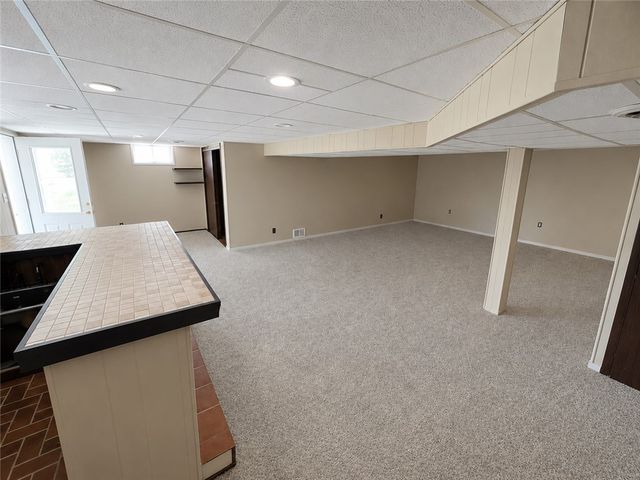 504 Maple St, Jeannette, PA 15644