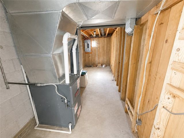 504 Maple St, Jeannette, PA 15644
