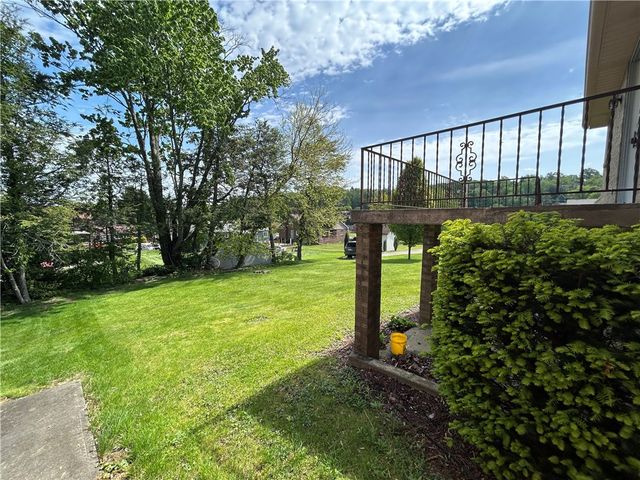 504 Maple St, Jeannette, PA 15644