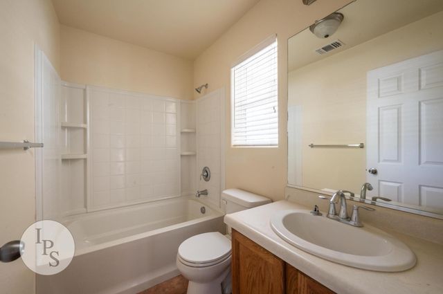 591 S Bundy Drive, Fresno, CA 93727