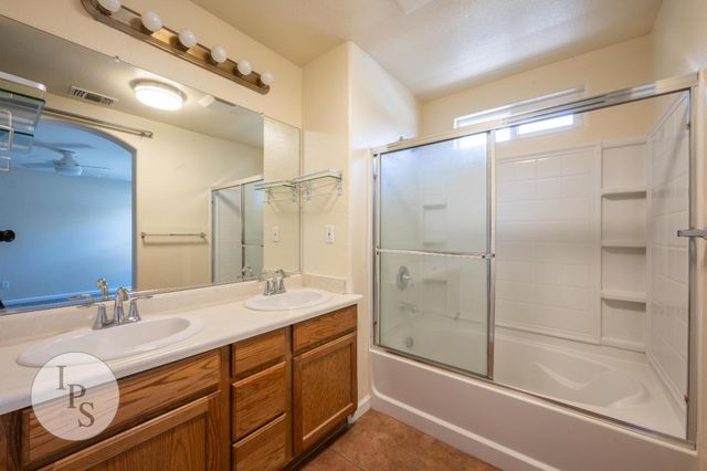 591 S Bundy Drive, Fresno, CA 93727