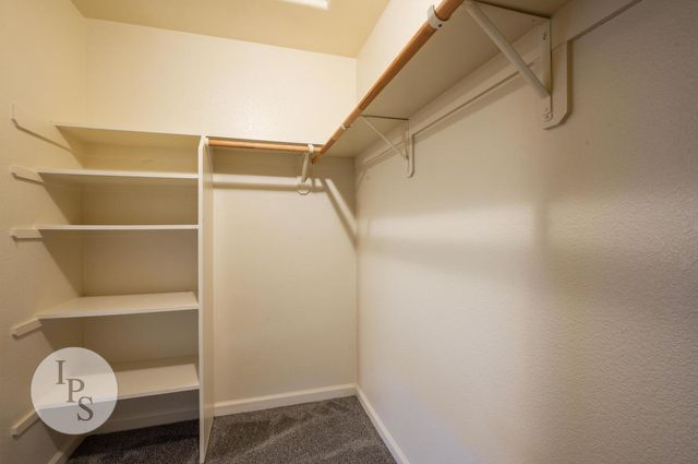 591 S Bundy Drive, Fresno, CA 93727