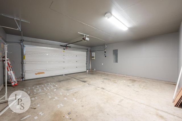 591 S Bundy Drive, Fresno, CA 93727