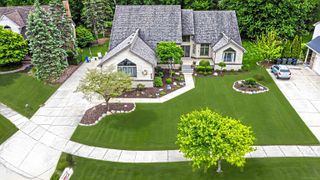 43737 Saint Julian Court, Sterling Heights, MI 48314