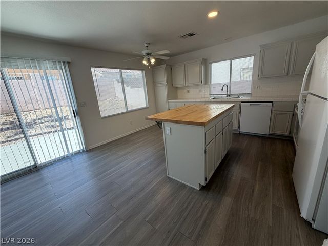 3541 Summerday Court, Las Vegas, NV 89147