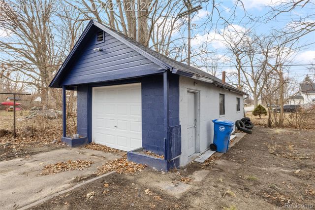 2500 Weithoff Court, Inkster, MI 48141