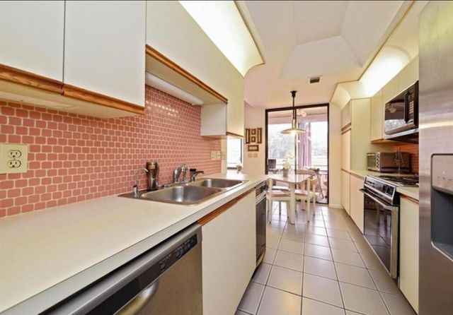 7472 La Paz Boulevard 103, Boca Raton, FL 33433