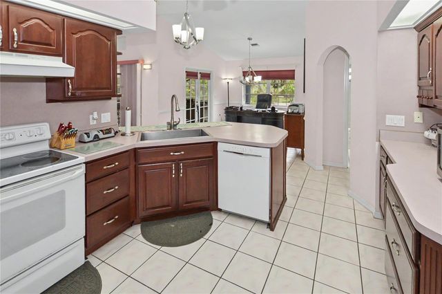 2324 W PRICE BOULEVARD, North Port, FL 34286