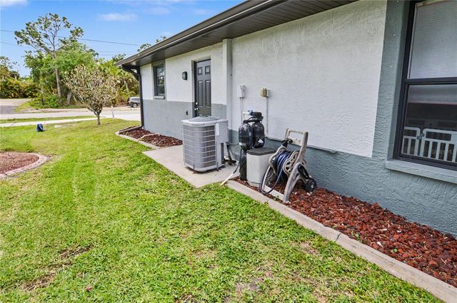 2324 W PRICE BOULEVARD, North Port, FL 34286