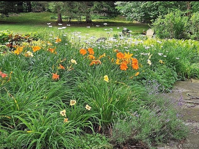 3373 Old Lakeview Road, Hamburg, NY 14075