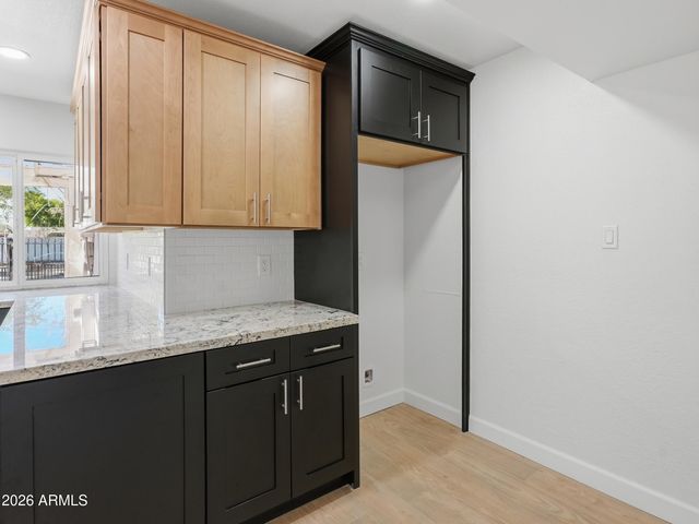 326 E HUNTINGTON Drive, Tempe, AZ 85282