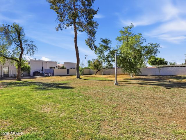 326 E HUNTINGTON Drive, Tempe, AZ 85282