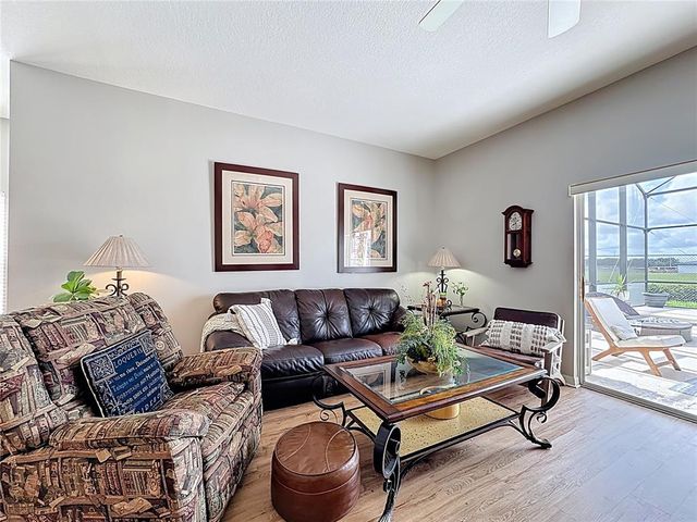 526 HENLEY CIRCLE, Davenport, FL 33896
