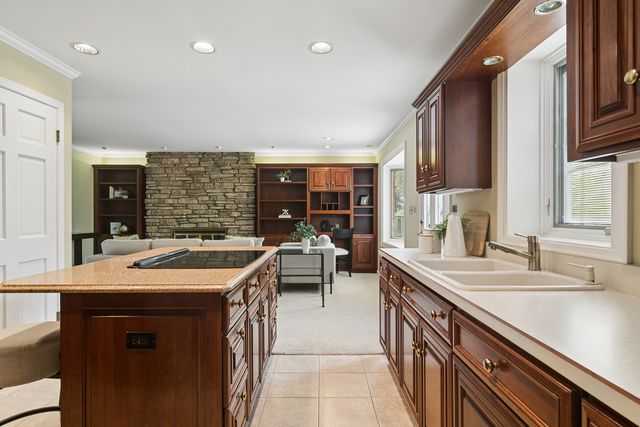 572 E Monterey Road, Palatine, IL 60074