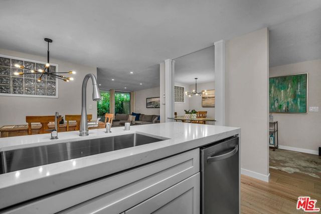 11645 Montana Avenue 107, Los Angeles, CA 90049