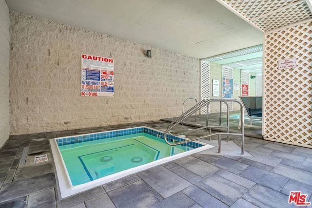 11645 Montana Avenue 107, Los Angeles, CA 90049