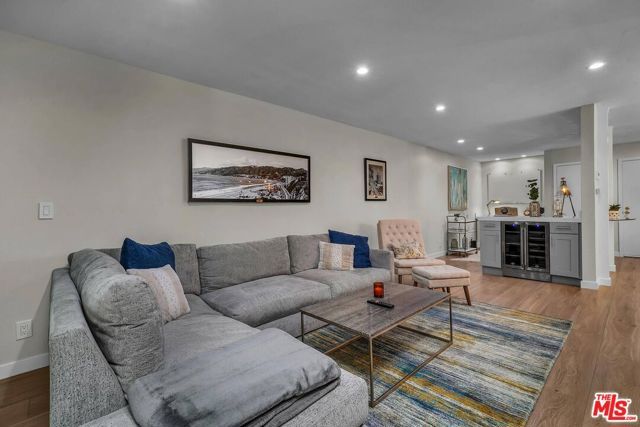 11645 Montana Avenue 107, Los Angeles, CA 90049