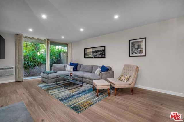 11645 Montana Avenue 107, Los Angeles, CA 90049