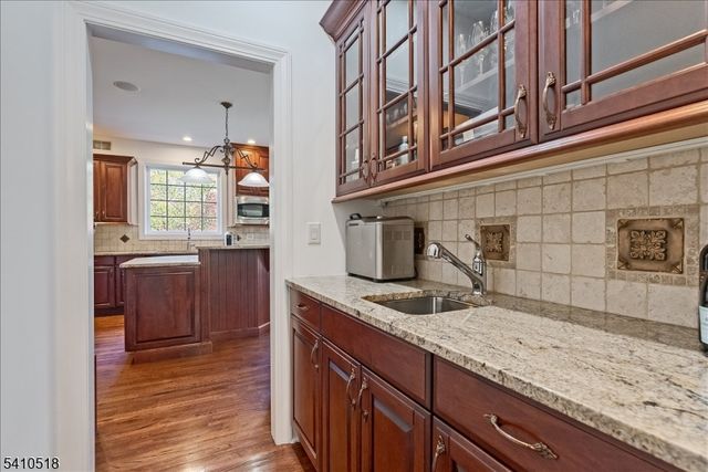 1 Brodziak Rd, Denville Twp., NJ 07834