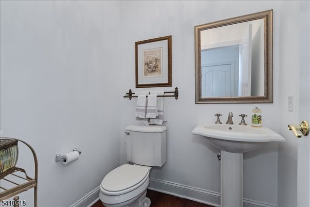 1 Brodziak Rd, Denville Twp., NJ 07834