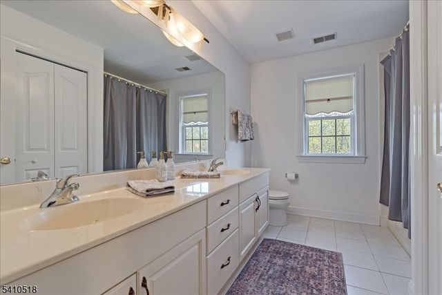 1 Brodziak Rd, Denville Twp., NJ 07834