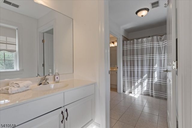 1 Brodziak Rd, Denville Twp., NJ 07834