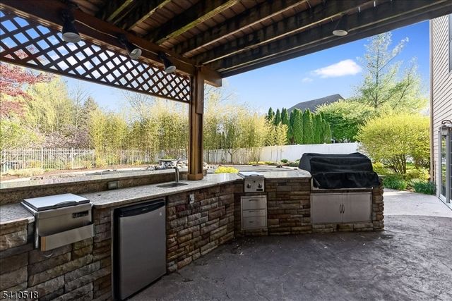 1 Brodziak Rd, Denville Twp., NJ 07834