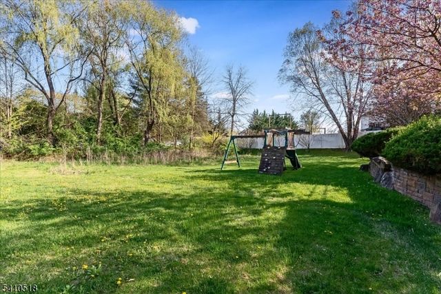 1 Brodziak Rd, Denville Twp., NJ 07834