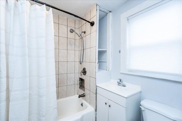 97 Seymour Ave, Lynn, MA 01902