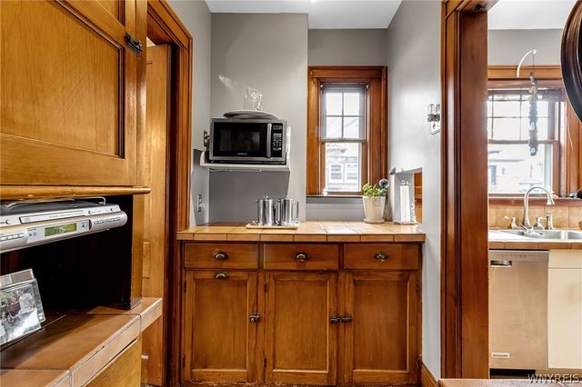 915 James Avenue, Niagara Falls, NY 14305