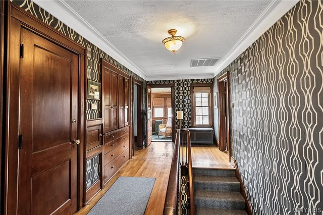 915 James Avenue, Niagara Falls, NY 14305