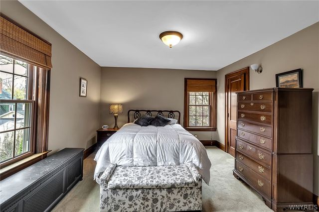 915 James Avenue, Niagara Falls, NY 14305