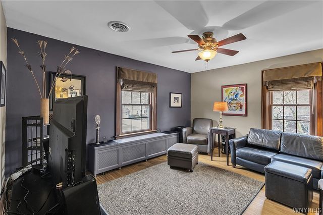 915 James Avenue, Niagara Falls, NY 14305
