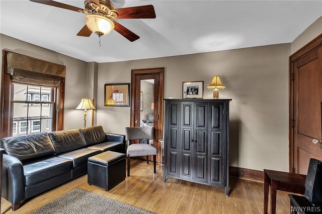 915 James Avenue, Niagara Falls, NY 14305