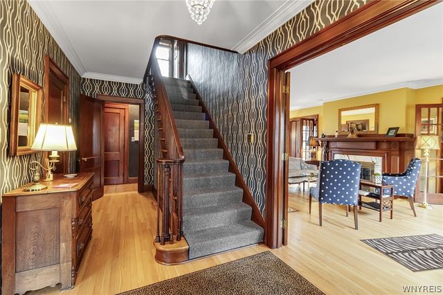 915 James Avenue, Niagara Falls, NY 14305