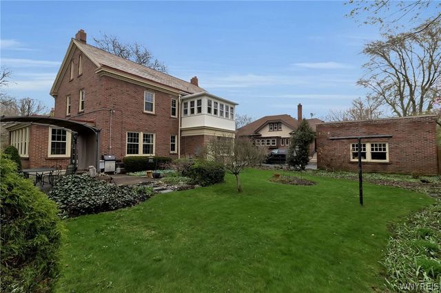 915 James Avenue, Niagara Falls, NY 14305