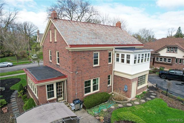 915 James Avenue, Niagara Falls, NY 14305
