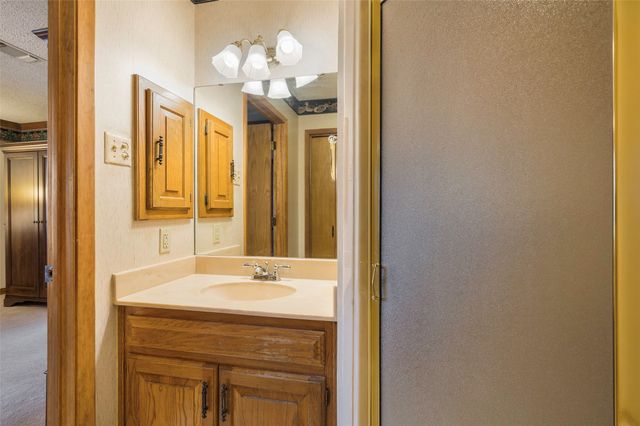 9 Quail Run Street, Gainesville, TX 76240