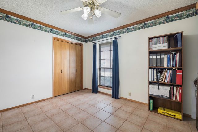 9 Quail Run Street, Gainesville, TX 76240